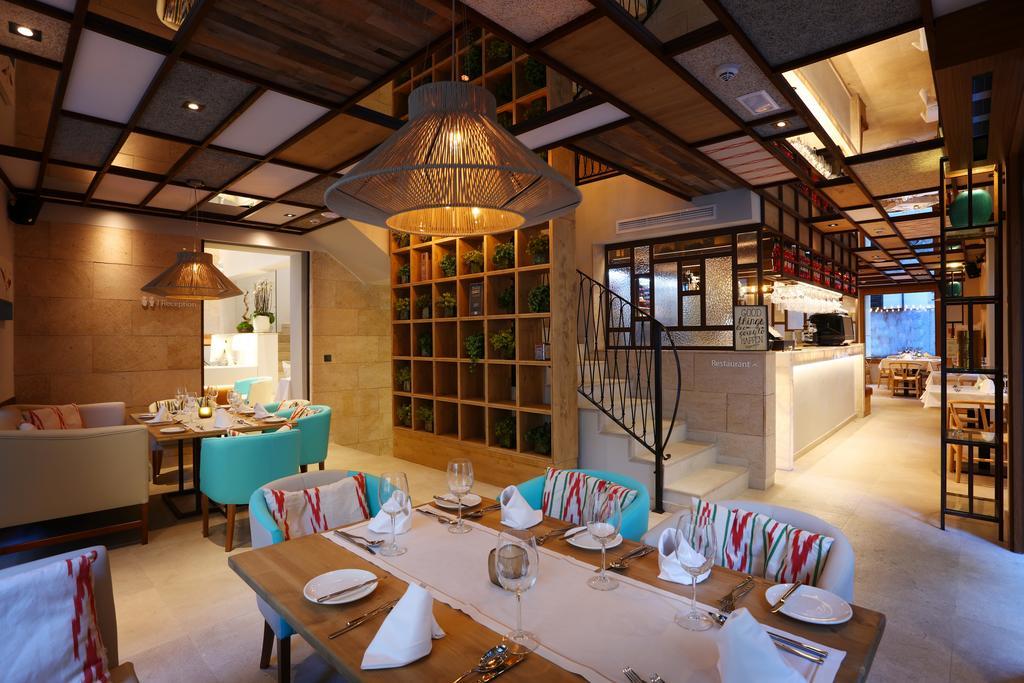 Bo Hotel Palma Екстериор снимка Restaurant